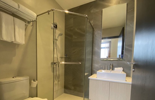 Thomson Road Apartment | Walk to Mt.elizabeth. Splendid 2br-2bath