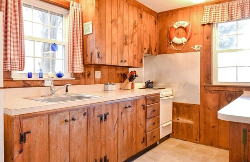 East Orleans House | Walk to Nauset Beach!