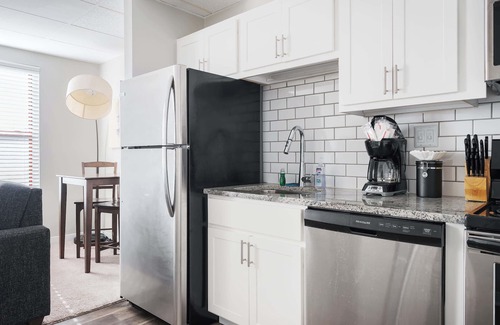 Chatham-Arch Apartment | Walk to Nightlife & Attractions