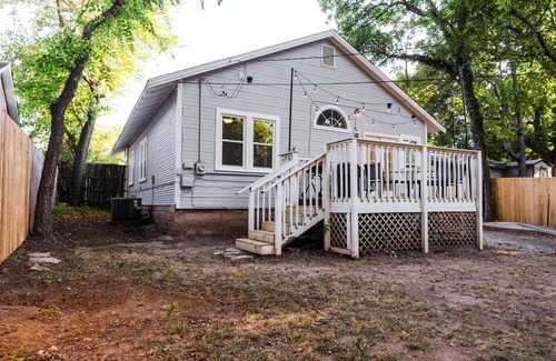 Norman House | Walk to OU Stadium - Renovated 3BR/2BA with Patio & Parking