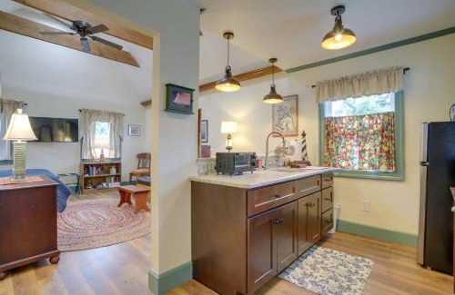 Cambridge Apartment | Walk to Park and River Dog-Friendly Cambridge Gem