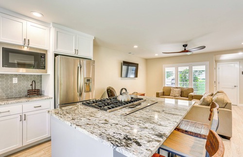 Benton Tract House | Walk to Park & Aquatic Center: Airy Redding Home!