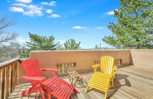 Northeast Santa Fe House | Walk to Plaza, A/C, Deck, Fireplace, Close to Ski