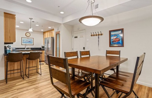 Olympic Valley Apartment | Walk to River & Park | Mins to Palisades & Tahoe