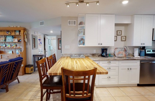 Sand Point Condo | Walk to Sandfest, Shared Pool, Boardwalk to the Beach