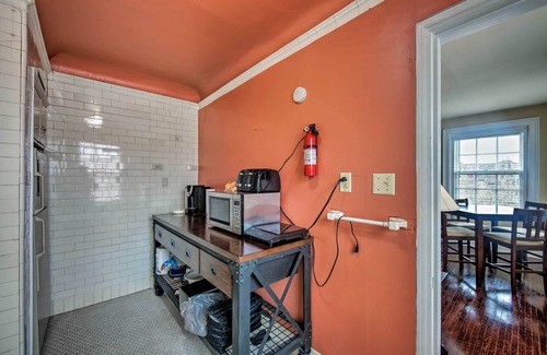Reading Apartment | Walk to Shops, Dining & City Park: Reading Apt