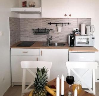 Krizna luka Apartment | Walk to the Beach from a Cool and Modern Apartment