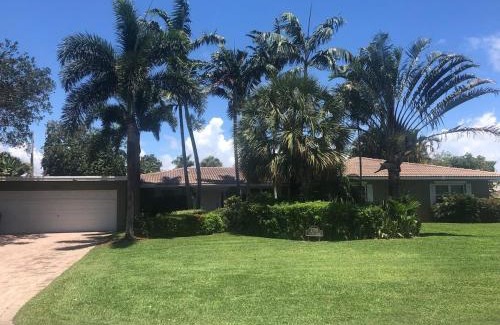 Santa Barbara Estates House | Walk To The Beach In Our Home W Spa & Billiards