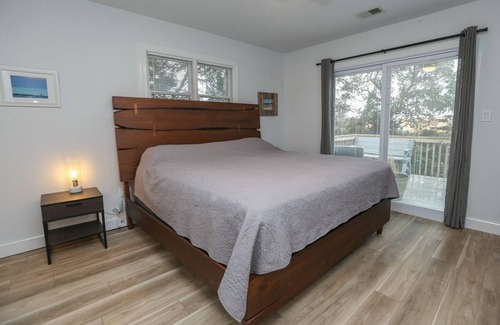 Duck House | Walk to the beach or bike to Duck in this 6 BR home w/Private Pool & Hot Tub!