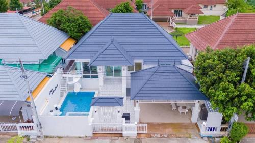 Bang Sare Villa | Walk To The Beach Pool Villa Bangsaray