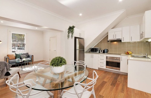 Pyrmont Apartment | Walk to the city, Fish Market, Darling Harbour