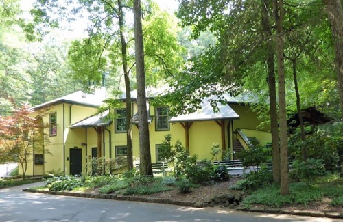 Mount Gretna Cottage | Walk to the Playhouse on Penn