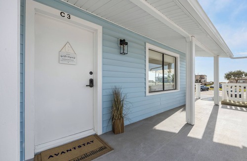 Huntington Beach House | Walk to the Sand! Ocean Views, Balcony & Parking | Sunset Surf