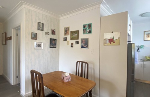 Brunswick West Apartment | Walk to the Zoo! Ideal location close to all amenities.