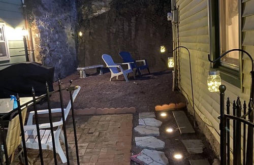 Ashfield House | WALK TO TOWN! PARKING.PET FRIENDLY 3BD 2.5b charming home in heart of Jim Thorpe