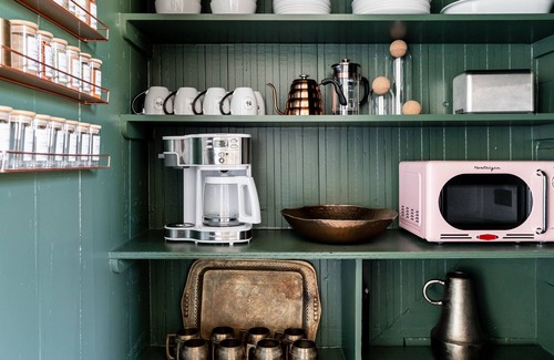 Fayetteville House | WALK TO TOWN + Restored Vintage Vibe + Sleeps 8