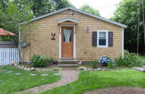 Vineyard Haven Cottage | Walk to Town & Water from your PERFECT SUMMER COTTAGE