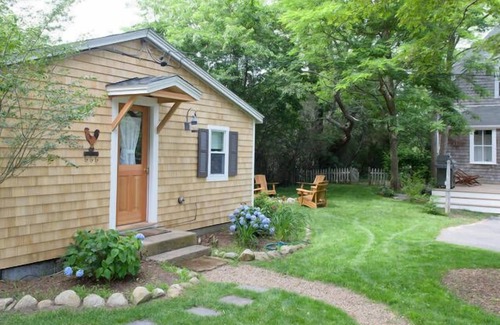 Vineyard Haven Cottage | Walk to Town & Water from your PERFECT SUMMER COTTAGE