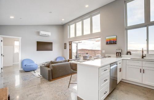 Golden House | Walk to Trail Lookout Landing Newly Built Home!