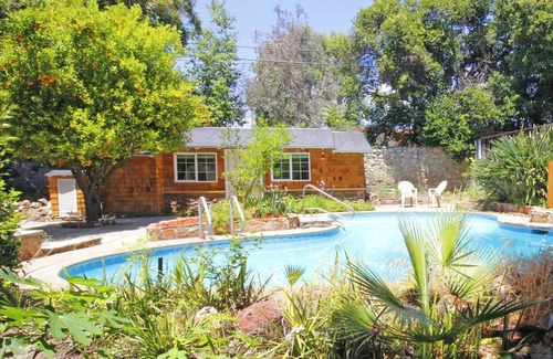 Claremont House | Walk to Village & 5C's & Trader Joe's/Private Pool