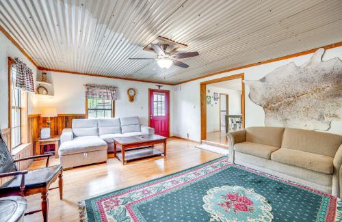 Ore City House | Walk to Water Lake O the Pines Cabin