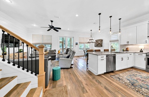 Hammocks of Seagrove House | ⭐Walk2Beach~Luxury Decor~2 NBH Pools~Porch+Balcony~The Best of Both Worlds at Se