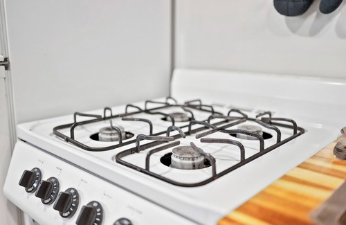 Wallingford Apartment | Walk2UW, PrivateSuite w/Bath, FREE Parking,TV, WiFi