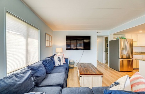 Midtown Ocean City Condo | Walkable Condo w/Water View in Ocean City!
