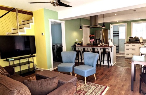 Downtown Buffalo Cottage | Walkable Elmwood Cottage, No Chores 4Bath 4BR 4Car