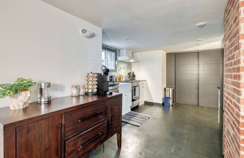 Nob Hill Apartment | Walkable NW 23rd Retreat – Style & Comfort
