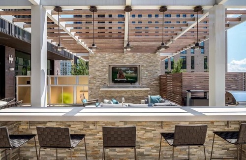 Reston Apartment | Walkable Reston Location | Well Equipped Gym & Kitchen | Reston Town Center