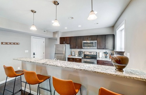Oakley Apartment | Walkable to Oakley Square-Newly Renovated-King Bed