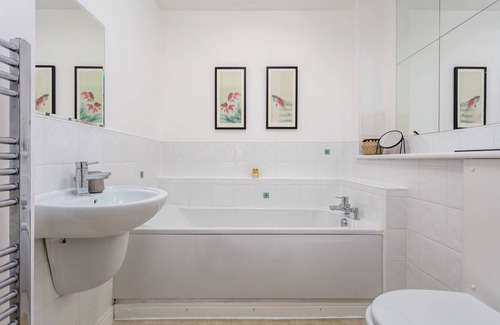 Kilmarnock Apartment | Walker Suite No54 - Donnini Apartments