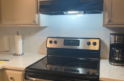 Fayetteville House | Walking distance to Baum Stadium & Razorback Greenway access across the street!