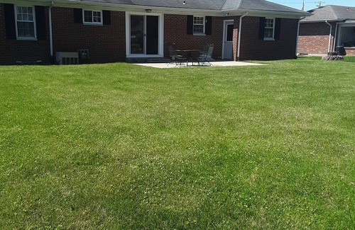 Breese House | Walking distance to Breese Legion and Main st