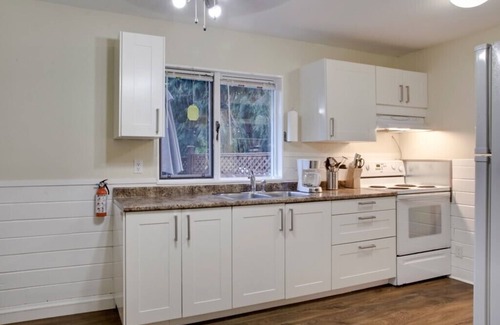 Sicamous House | Walking Distance to Mara Lake, 1 Bedroom, Sleeps 2, 1 Bath