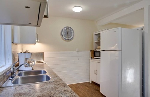 Sicamous House | Walking Distance to Mara Lake, 1 Bedroom, Sleeps 2, 1 Bath