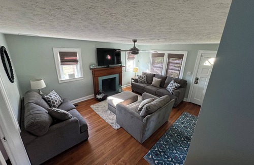 Dunbar House | Walking Distance to Shawnee Soccer Complex