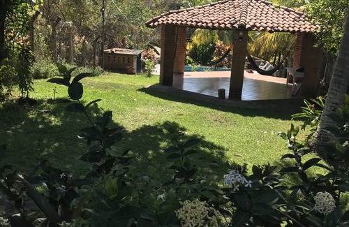 Tamanique House | Walking distance to the beach