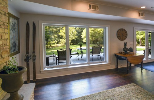 University Hills House | Walking distance to the grove! .08 of a mile!