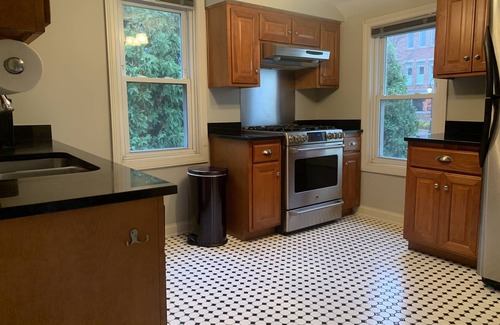 Naperville House | Walking distance to everything downtown Naperville!