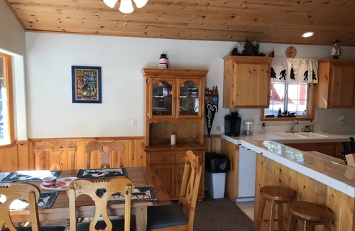 Summit Estates Cabin | Walking Distance to Snow Summit