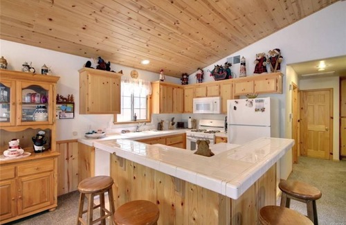Summit Estates Cabin | Walking Distance to Snow Summit