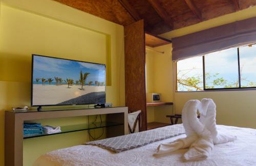 Punta Sal House | Wallac Bungalows Canoas de Punta Sal