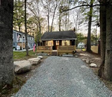 Hawley House | Wally's Cottage