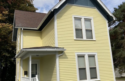 Ashtabula House | Walnut Beach Inn - close to the beach!