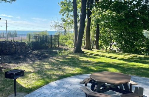 Ashtabula House | Walnut Beach Inn - close to the beach!