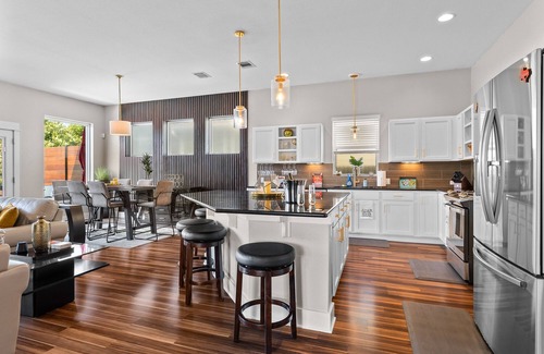 McNeil House | Walnut Creek Poolside Paradise - Near The Domain