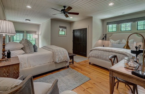 Ellijay Cabin | Walnut Grove 11-BR Lodge: corporate retreats & reunions - on 280 private acres