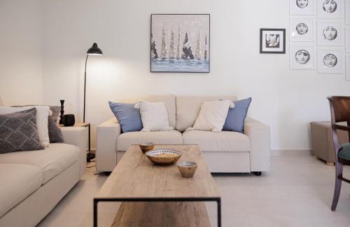 Alepou Villa | Walnut House - Peaceful Private Garden